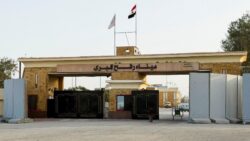 رئيس اللجنة الوطنية لإدارة غ-زة: فتح معبر رفح بالاتجاهين الإثنين المقبل. 