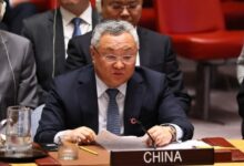 الصين تحذر في الأمم المتحدة من "مغامرة عسكرية" في إيران تدفع المنطقة إلى المجهول.