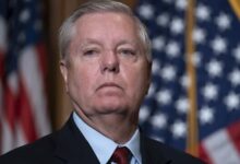 سيناتور أمريكي للمتظاهرين في إيران الكابوس يقترب من نهايته والمساعدة في الطريق