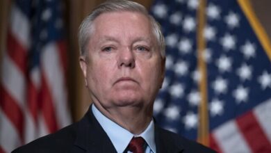 سيناتور أمريكي للمتظاهرين في إيران الكابوس يقترب من نهايته والمساعدة في الطريق