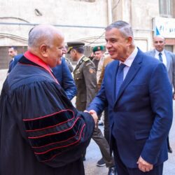 محافظ الإسكندرية يهنئ الطوائف القبطية بعيد الميلاد المجيد