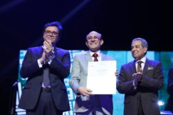 وزير الثقافة يكرم 50 مبدعًا مصريًا في «عيد الثقافة الثاني»