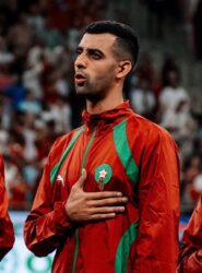 مغربي علي حساب مغربي آخر.. يوسف بلعمري على أعتاب القلعة الحمراء