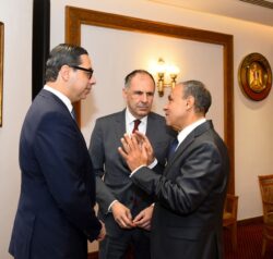 وزير الخارجية: التعاون الثلاثي مع اليونان وقبرص في مجال الهجرة أحد المجالات الهامة