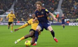 نيوكاسل يونايتد يتعادل سلبياً مع وولفرهامبتون في الدوري الإنجليزي