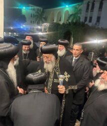 البابا تواضروس يعود إلى القاهرة بعد إجراء جراحة ناجحة في النمسا