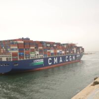 قناة السويس تشهد عبور سفينة الحاويات العملاقة CMA CGM SEINE ضمن قافلة الشمال.