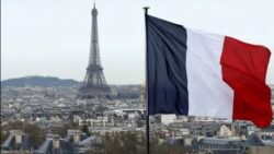 فرنسا تصطف مع الدنمارك وترفض الأطماع الأمريكية في جرينلاند