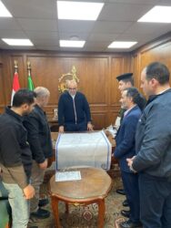 محافظ القليوبية يعقد إجتماعاً لدراسة الحلول لإنهاء أزمة تكدس المرور في وقت الذروة ببنها.