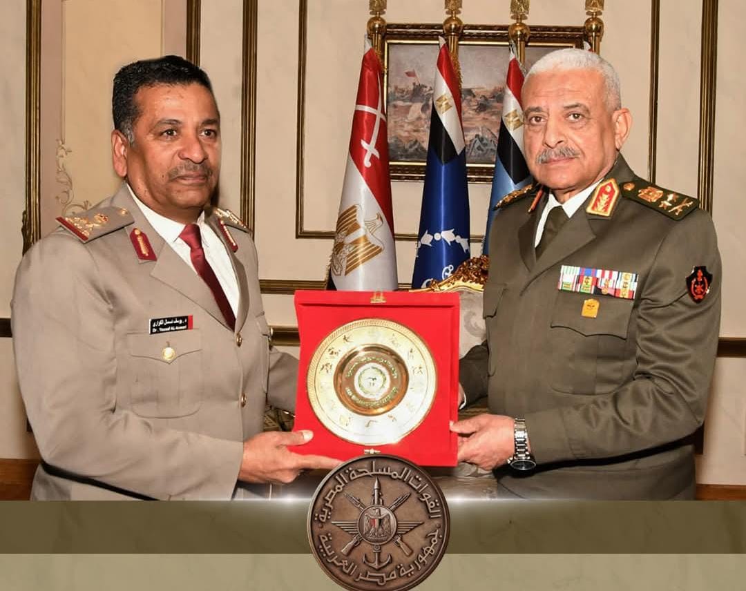 وزير الدفاع والإنتاج الحربى يلتقى وفد من الإتحاد العربى للرياضة العسكرية.