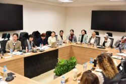 الصحة تبحث تطوير المرحلة الثانية من مراكز الخدمة المجمعة لدعم النساء والفتيات