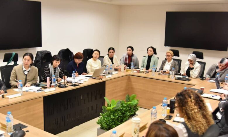 الصحة تبحث تطوير المرحلة الثانية من مراكز الخدمة المجمعة لدعم النساء والفتيات