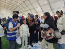 رئيسة المجلس القومي للطفولة والأمومة تتفقد جناح المجلس بمعرض القاهرة الدولي للكتاب