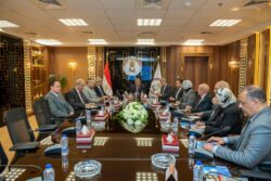 وزير الدولة للإنتاج الحربي يستقبل وفد لجنة الطاقة والبيئة بمجلس الشيوخ. 