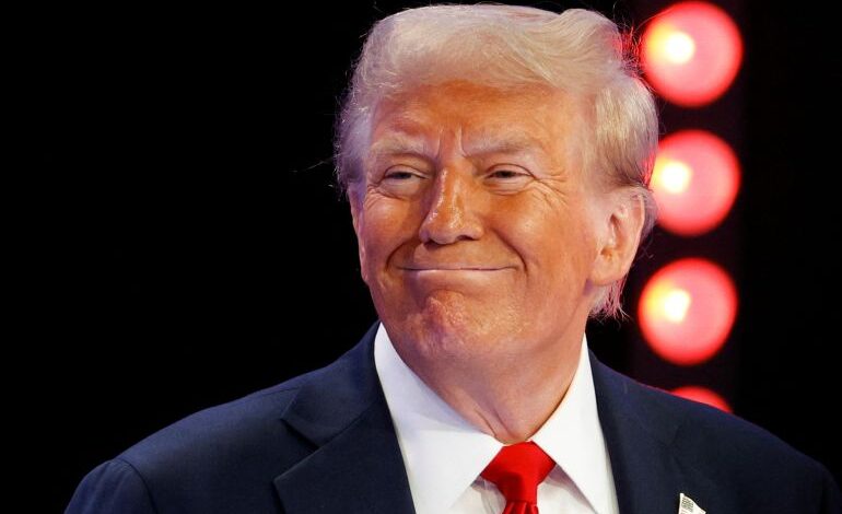 ترامب يكشف مشروبه المفضل للحفاظ على "حدة الذهن وصفاء العقل"