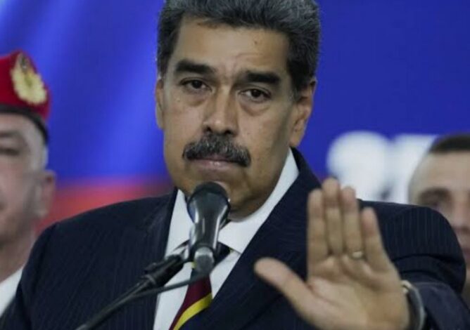 ترامب يعلن القبض على مادورو وزوجته وترحيلهما عقب ضربة أميركية لفنزويلا