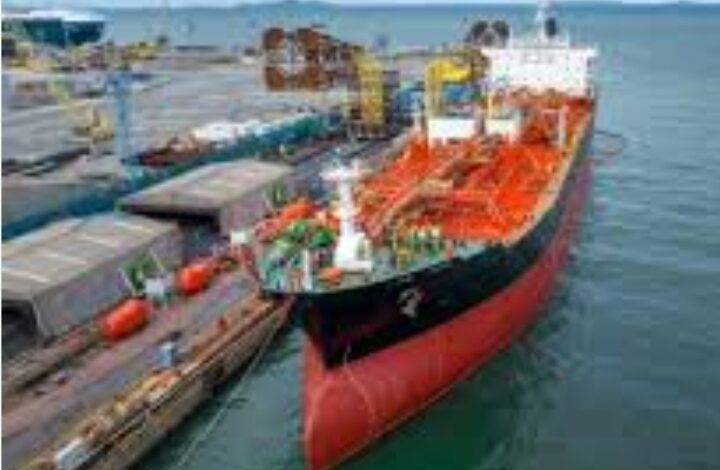 عودة 4 ناقلات نفط لمياه فنزويلا بعد محاولتها الإبحار في "وضع التخفي"