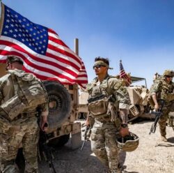 أمريكا تسحب قوات من قواعدها الرئيسية بالشرق الأوسط كـ "إجراء احترازي" بعد تهديد إيران بضربها.