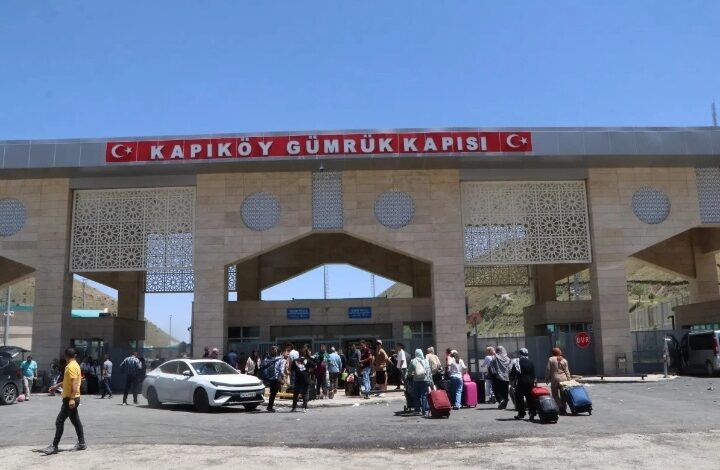 عشرات الإيرانيين يعبرون الحدود إلى تركيا بالتزامن مع الاحتجاجات وتصاعد التهديدات الأمريكية.