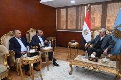 محافظ الغربية يستقبل نائب رئيس هيئة الشراء الموحد لمتابعة منظومة Medi Q وآليات توفير الأدوية الناقصة لدعم المرضى بالغربية