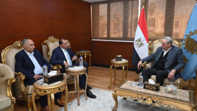 محافظ الغربية يستقبل نائب رئيس هيئة الشراء الموحد لمتابعة منظومة Medi Q وآليات توفير الأدوية الناقصة لدعم المرضى بالغربية