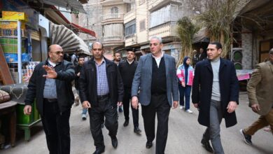 محافظ الغربية يجري جولة ميدانية موسعة سيرًا على الأقدام بالمحله الكبرى لمعاينة مطالب الأهالي على الطبيعة