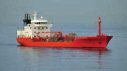 شيفرون :تحمل برميل نفط فنزويلي خلال أسبوع بعد سيطرة أمريكا.