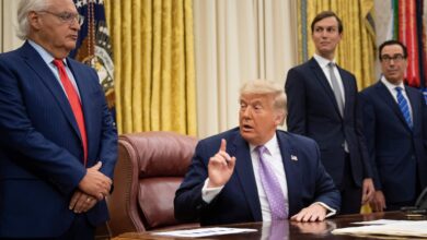 وزير الصحة الأمريكي: ترامب يعتمد على الوجبات السريعة في السفر لأسباب أمنية