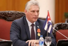 الرئيس الكوبي يتحدى البيت الأبيض "لا أحد يملي علينا ما نقوم به"رداً على تهديد بقطع تدفق النفط والمال.