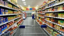 تخفيضات تصل إلى 20% الحكومة تكثف استعداداتها لشهر رمضان وتطرح السلع بأسعار مخفضة