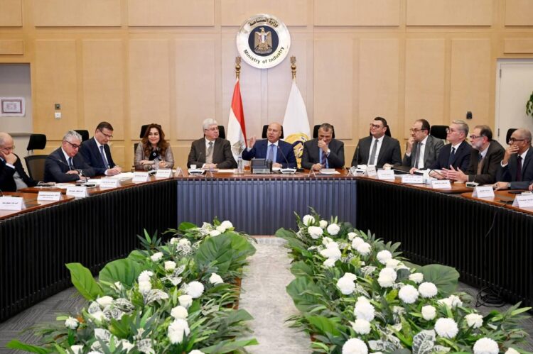 قرارات صناعية جديدة باستثمارات ضخمة خلال اجتماع «التنمية الصناعية» 