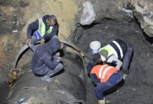  الصرف الصحي بالإسكندرية تُواصل أعمال إصلاح هبوط أرضي بخط طرد سموحة الجديدة