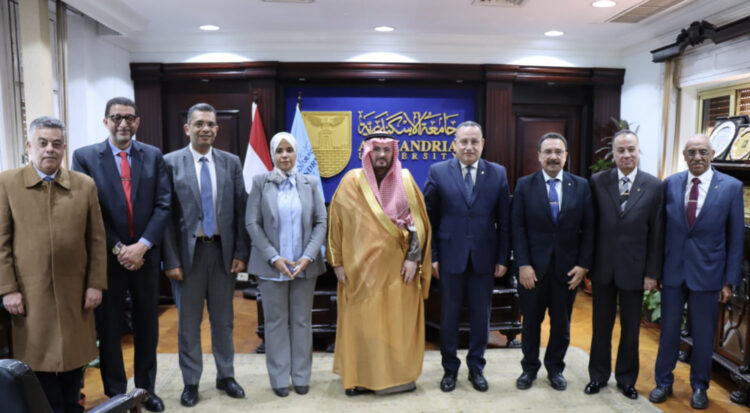 رئيس جامعة الإسكندرية يستقبل قنصل عام المملكة العربية السعودية بالإسكندرية