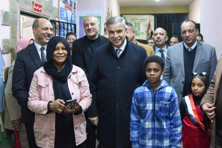 محافظ الإسكندرية يتفقد سير العملية الانتخابية في جولة الإعادة لانتخابات مجلس النواب