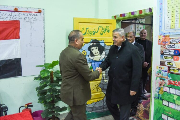 محافظ الإسكندرية يتفقد سير العملية الانتخابية في جولة الإعادة لانتخابات مجلس النواب