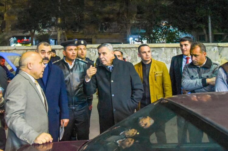 محافظ الإسكندرية يقوم بجولة ميدانية بشارع عبد السلام عارف بمنطقة سيدي بشر