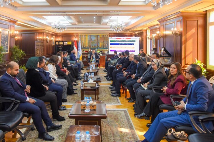 محافظ الإسكندرية يلتقي أعضاء مجلسي الشيوخ والنواب لبحث الملفات التنموية بالمحافظة