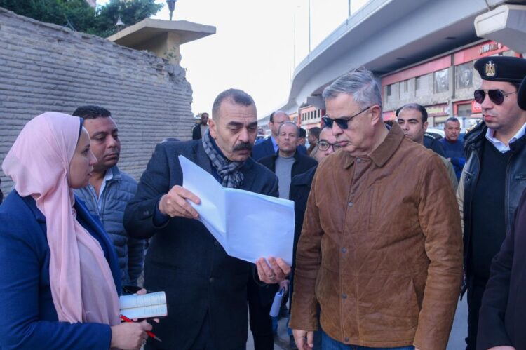 محافظ الإسكندرية يواصل متابعتة لأعمال التوسعة المرورية بطريق الإسكندرية مطروح