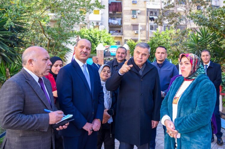 محافظ الإسكندرية يُجري جولة تفقدية لمتابعة سير امتحانات الشهادة الإعدادية