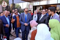 محافظ سوهاج يكرم 32 من خريجي برنامج ريادة الأعمال للأشخاص ذوي الإعاقة