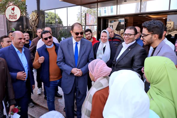 محافظ سوهاج يكرم 32 من خريجي برنامج ريادة الأعمال للأشخاص ذوي الإعاقة