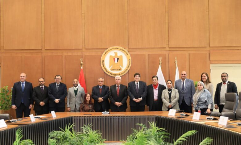 وزير التعليم العالي ومدير مكتبة الإسكندرية يوقعان بروتوكول تعاون