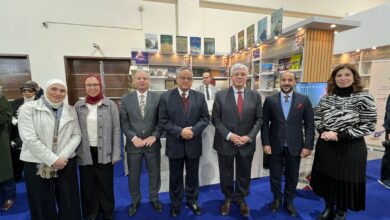 وزيرا الثقافة والتعليم العالى يتفقدان جناح مكتبة الإسكندرية فى معرض القاهرة الدولى للكتاب