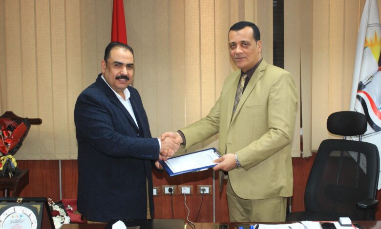 وكيل تعليم سوهاج يتسلم مهام عمله الجديد بالمديرية