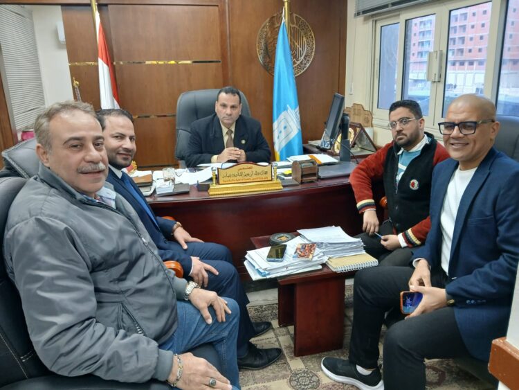 وكيل وزارة التموين يجتمع مع أعضاء من مجلس النواب بالمديرية