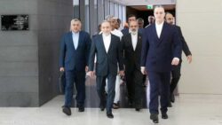 مسقط :مفاوضات المنطقة تحبس أنفاسها بانتظار نتائج المحادثات النووية بين أميركا وإيران