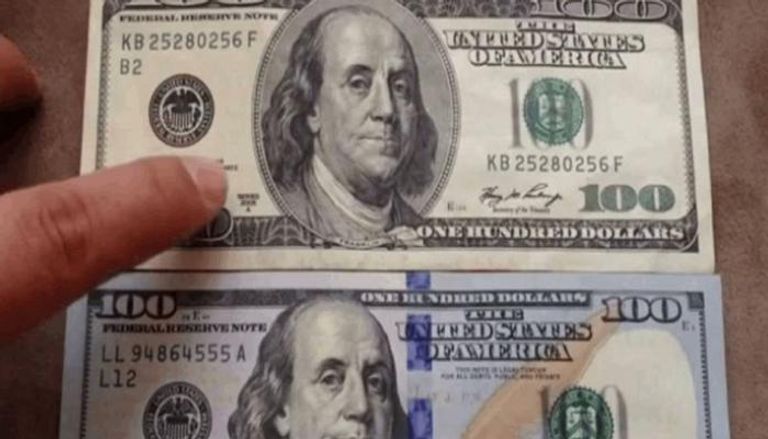 الدولار يحافظ على مكاسبه مدعوماً ببيانات إقتصادية أمريكية