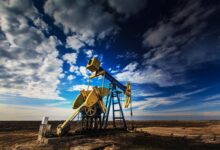 إرتفاع أسعار النفط مع انطلاق المحادثات الأمريكية الإيرانية وتراجع الدولار