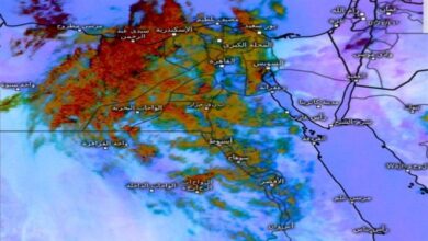 الأقمار الصناعية تشير الي تكاثر السحب الممطره