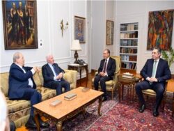 وزير الخارجية يبحث تطورات القضية الفلسطينية مع رئيس المجلس الوطني الفلسطيني 